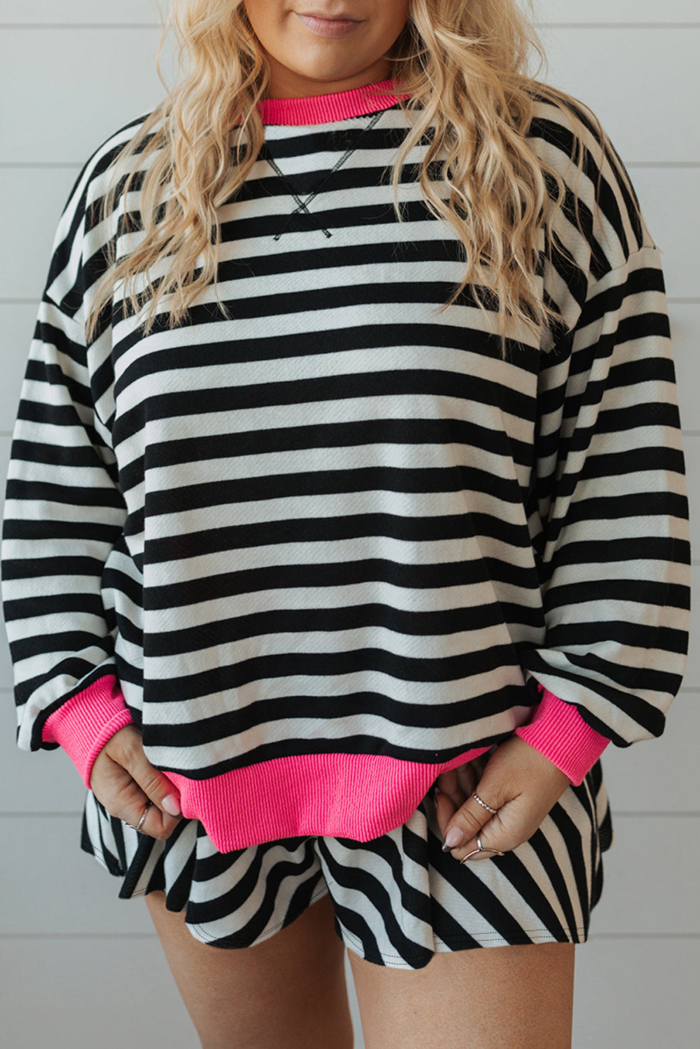 Black Stripe Contrast Edge Pullover and Shorts Plus Size Set
