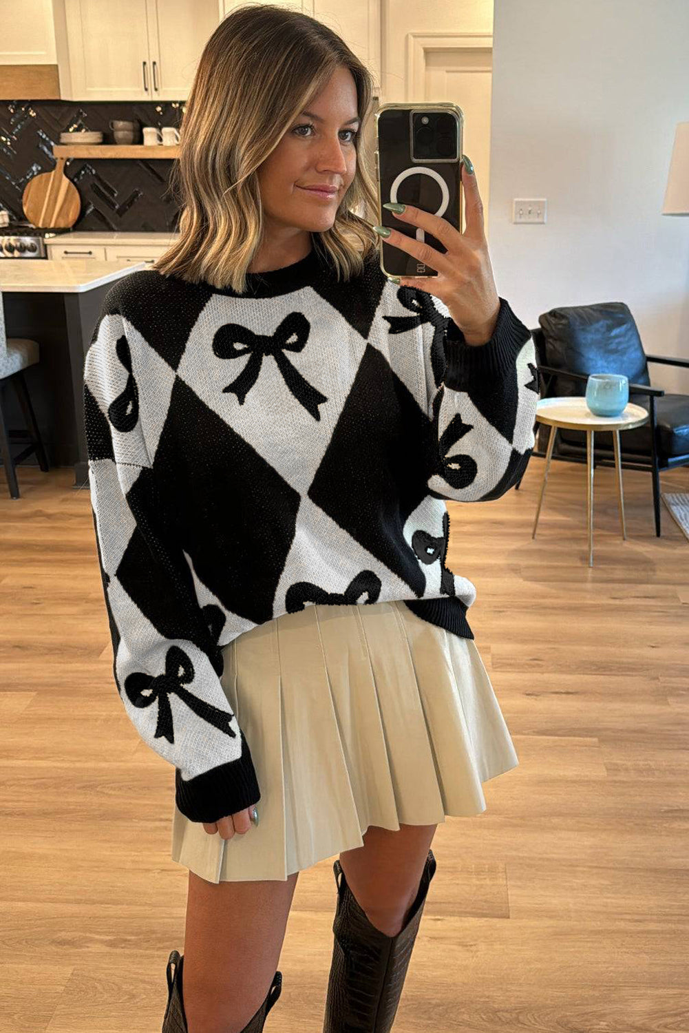 Black Bow Pattern 2-tone Rhombus Knit Loose Sweater